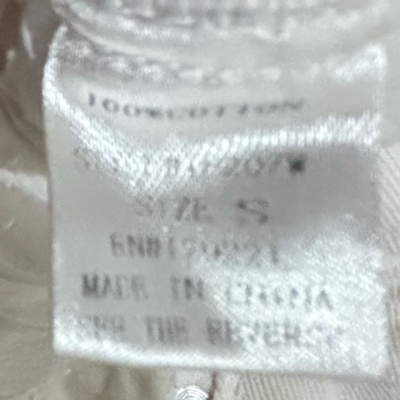 Akira White Destructed Stretchy High Waist Denim Shorts size Small - Picture 2 of 5